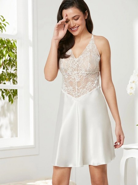 Pierre Cardin 850 Gögüs Dantelli Askılı Gecelik Pierre Cardin 850 Gögüs Dantelli Askılı Gecelik